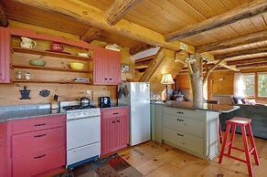 Remote Escape: Vermont Cabin w/ Mountaintop Views!