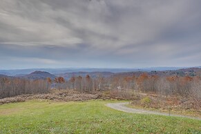 Remote Escape: Vermont Cabin w/ Mountaintop Views!
