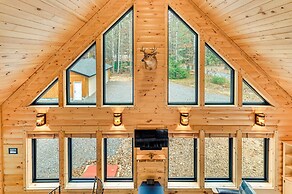 Modern Cabin w/ Hot Tub & Sacandaga Lake Access!