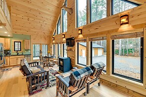 Modern Cabin w/ Hot Tub & Sacandaga Lake Access!