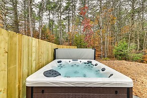 Modern Cabin w/ Hot Tub & Sacandaga Lake Access!
