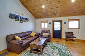 Pet-friendly Cabin w/ Fire Pit in Spruce Pine!