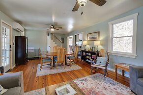 Cozy Eagle Rock Cottage on the Creek w/ Loft!