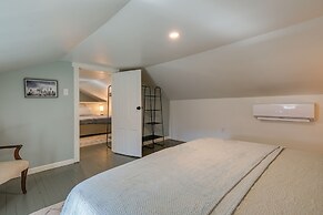 Cozy Eagle Rock Cottage on the Creek w/ Loft!