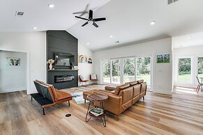 Gorgeous Harrison Getaway w/ Patio & Kayak!