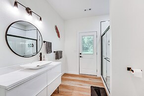 Gorgeous Harrison Getaway w/ Patio & Kayak!
