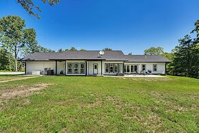 Gorgeous Harrison Getaway w/ Patio & Kayak!