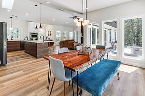 Gorgeous Harrison Getaway w/ Patio & Kayak!