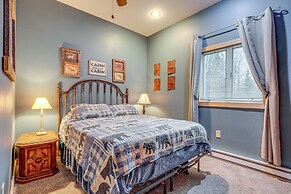 40-acre, Off-grid Wakefield Retreat w/ Gas Grill!