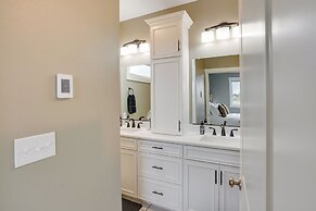 Family-friendly Brookings Home: 3 Mi to Downtown!