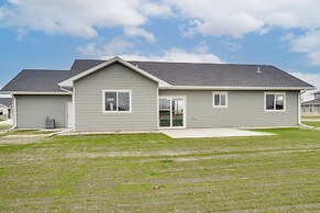 Family-friendly Brookings Home: 3 Mi to Downtown!