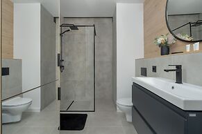 Elegant Apartment in Poznan by Renters