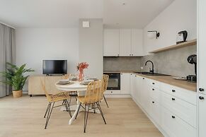Elegant Apartment in Poznan by Renters