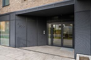 Elegant Apartment in Poznan by Renters