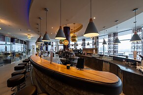 Hotel AVIVA make friends - Singles only