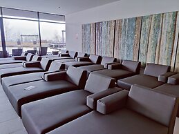 Hotel AVIVA make friends - Singles only