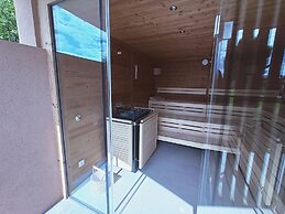 Hotel AVIVA make friends - Singles only