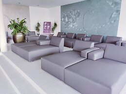 Hotel AVIVA make friends - Singles only