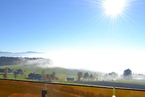 Hotel AVIVA make friends - Singles only