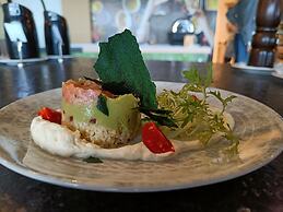 Hotel AVIVA make friends - Singles only