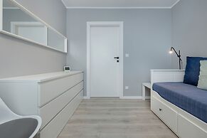 Four Seasons 2 Bedroom by Renters