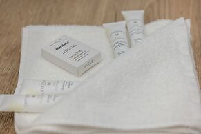 Four Seasons 2 Bedroom by Renters