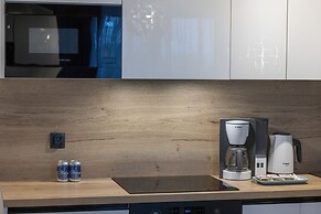 Four Seasons 2 Bedroom by Renters