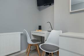 Four Seasons 2 Bedroom by Renters