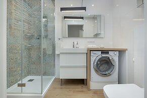 Four Seasons 2 Bedroom by Renters