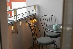 Four Seasons 2 Bedroom by Renters