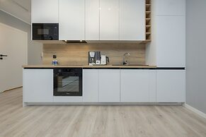 Four Seasons 2 Bedroom by Renters