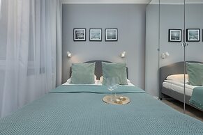 Four Seasons 2 Bedroom by Renters