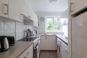 Charming One Bed Abode In East Putney