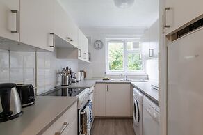 Charming One Bed Abode In East Putney