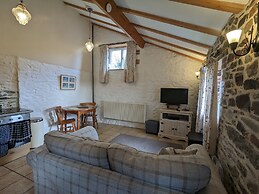 Elegant and Secluded 1-bed Cottage Near Bideford