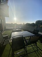 Captivating 1-bed Apartment Greater London
