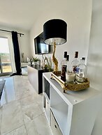 Captivating 1-bed Apartment Greater London