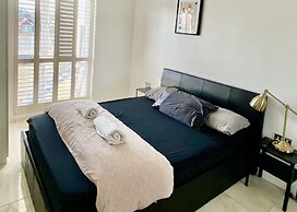 Captivating 1-bed Apartment Greater London
