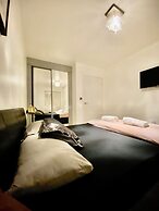 Captivating 1-bed Apartment Greater London