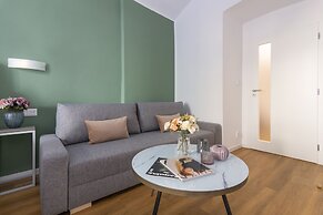 Hidden Art Boutique Residence by Dwellfort