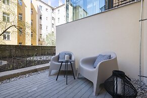 Hidden Art Boutique Residence by Dwellfort