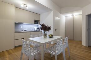 Hidden Art Boutique Residence by Dwellfort