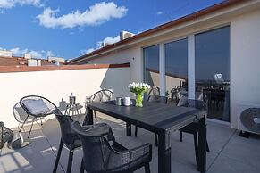 Hidden Art Boutique Residence by Dwellfort