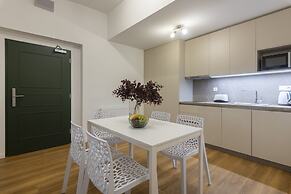 Hidden Art Boutique Residence by Dwellfort