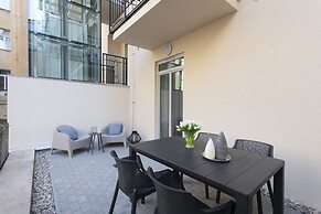 Hidden Art Boutique Residence by Dwellfort