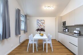 Hidden Art Boutique Residence by Dwellfort