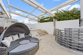 Penthouse South Beach Z Rooftop Balcony