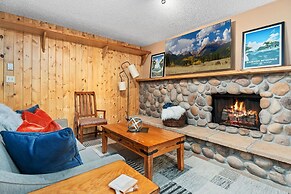 Close to Trails, Parks & Open Space! Amazing Yard!