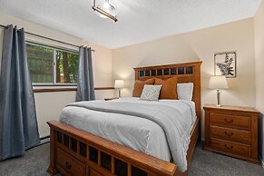 Close to Trails, Parks & Open Space! Amazing Yard!