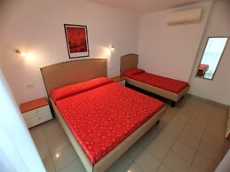 Colourful Modern Flat in Lignano - Beahost